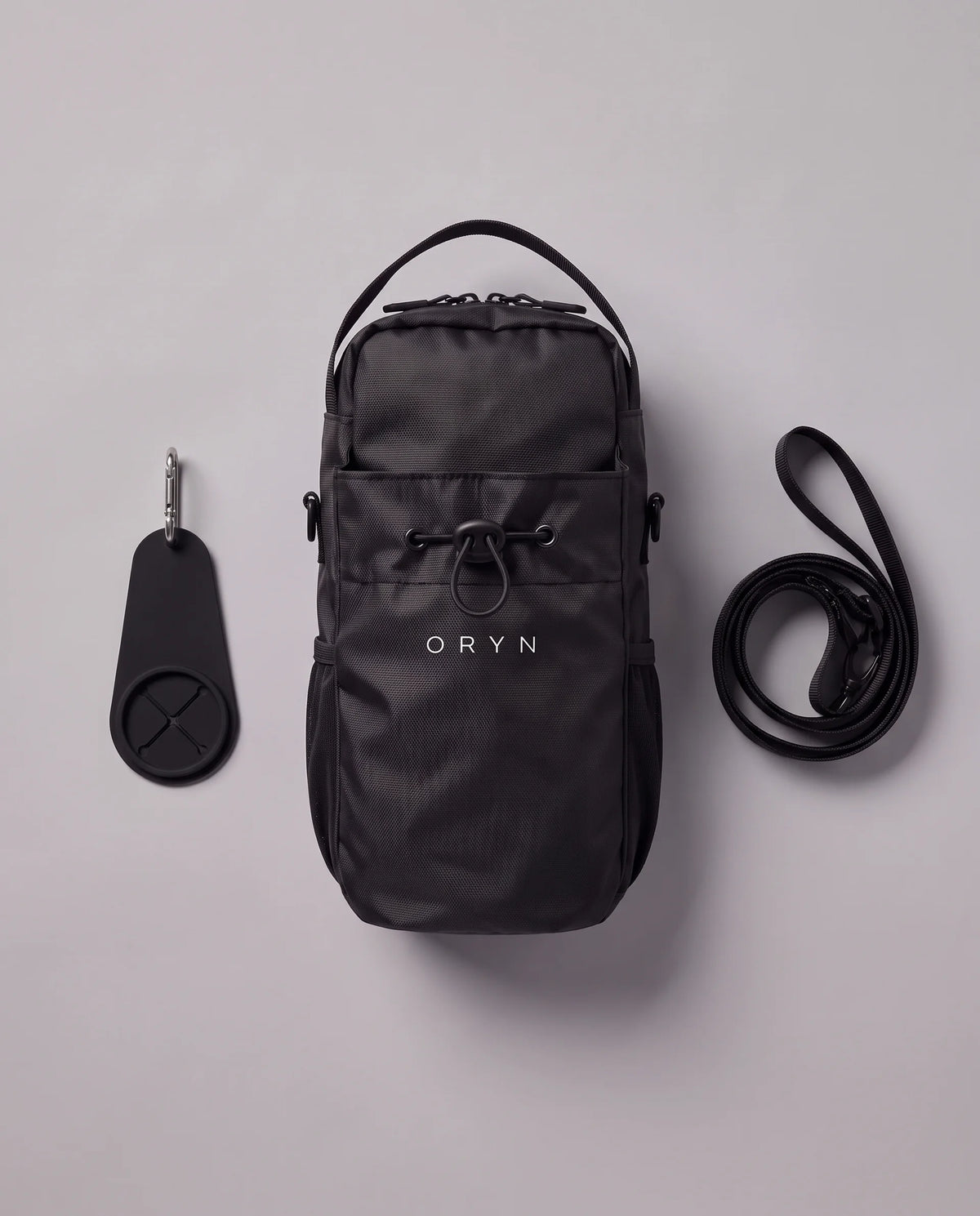 Le sac, le clip porte-serviette et la sangle